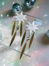 Load image into Gallery viewer, Shooting Star Pearl Earrings With Glass Charms