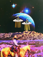 Load image into Gallery viewer, Greetings Earthlings! - Lavender & Cream UFO