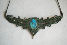 Load image into Gallery viewer, Moss Green Knotted Necklace with Labradorite Gemstone