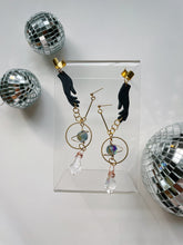 Load image into Gallery viewer, Diamond Drops | Ear Cuff Hand Earrings Black

