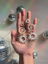 Load image into Gallery viewer, Sun Flare Earrings In Pearl
