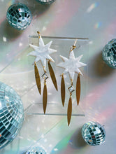 Load image into Gallery viewer, Shooting Star Pearl Earrings With Glass Charms

