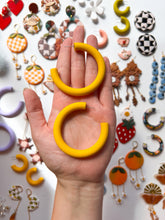 Load image into Gallery viewer, Mama Hoops | Limoncello
